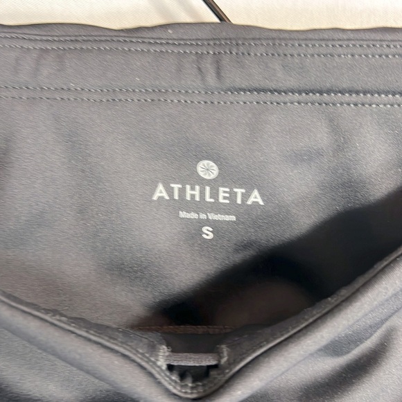 Athleta Black Leggings with Mesh Panels and Hidden Back Pocket Size S - Picture 10 of 12